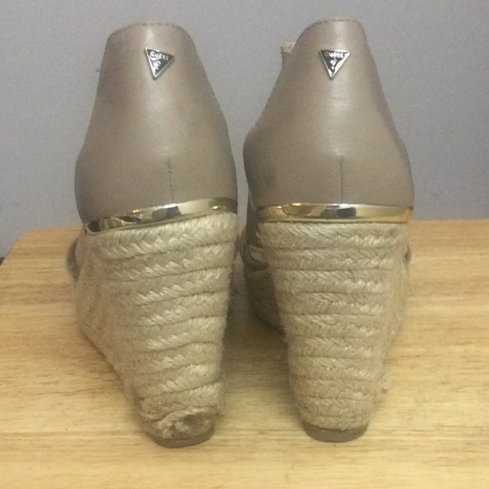 🌞 Guess Lauren wedge heels beige gold zip up front 4” high women shoe size 8